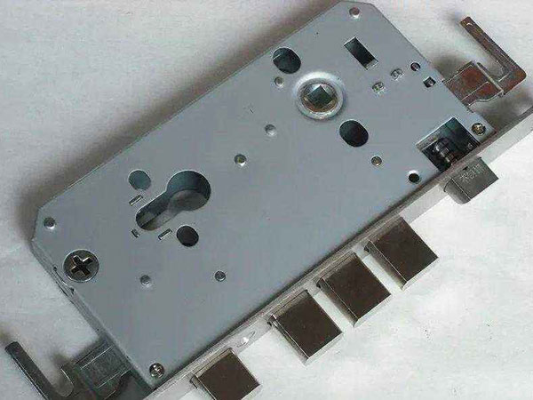 清河门24小时上门开锁公司